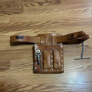 Klein Tools Leather Tool Pouch with Knife Snap, 5-Pocket 5126 w/belts